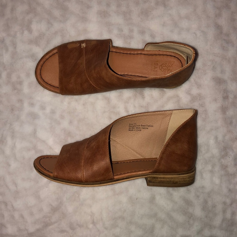 Women's Tan Flats & Loafers